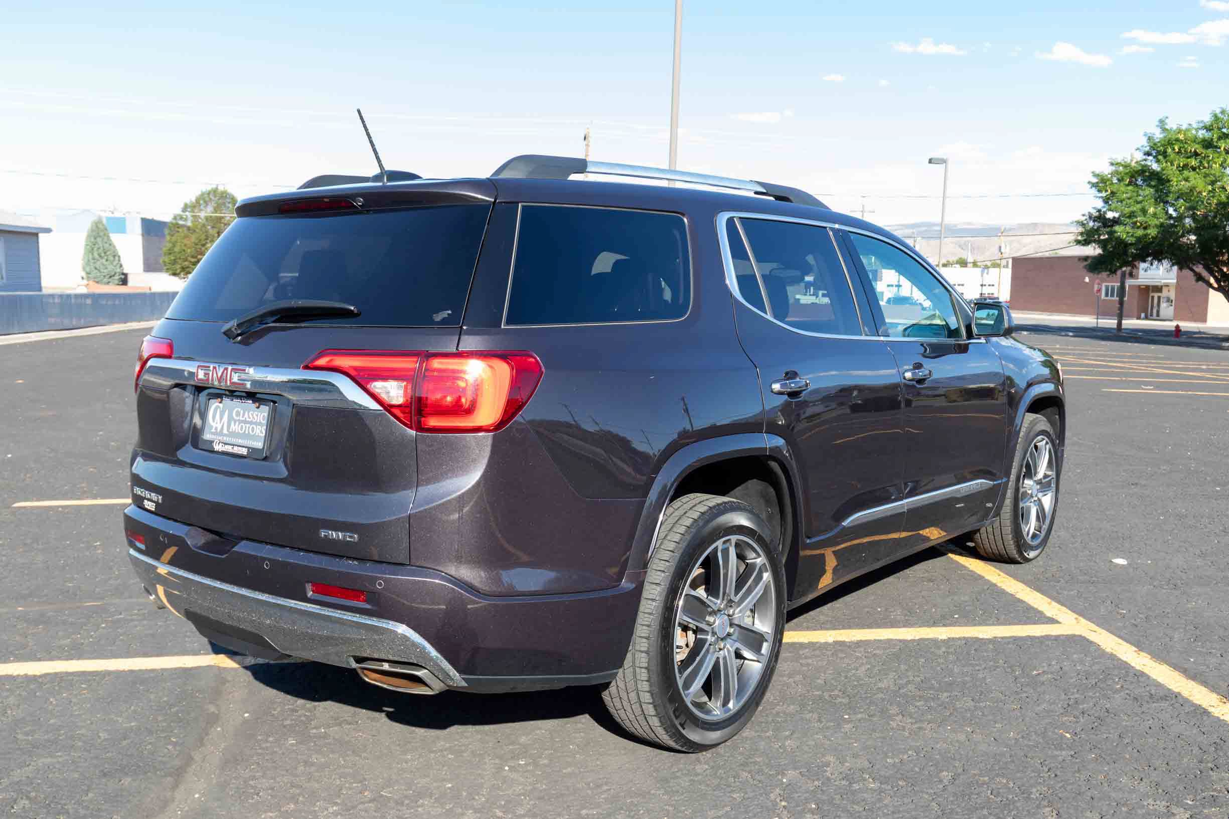 Used 2018 GMC Acadia Denali w/ LPO, Cargo Package AWD/4WD image 3