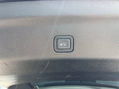 Used 2023 GMC Yukon XL AT4 w/ Technology Package AWD/4WD image 30