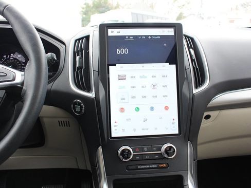 Used 2024 Ford Edge Titanium w/ Titanium Elite Package image 13