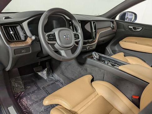 Used 2023 Volvo XC60 B5 Ultimate AWD/4WD image 16