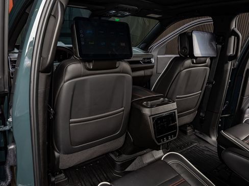 Used 2026 GMC Yukon AT4 Ultimate image 33