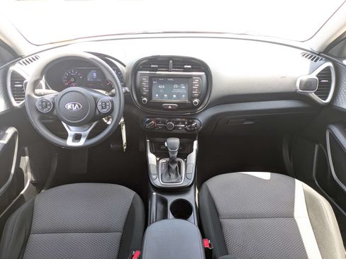 Used 2020 Kia Soul LX FWD image 17