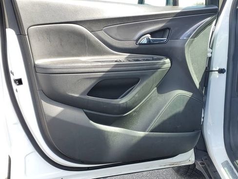 Used 2021 Buick Encore Preferred FWD image 8