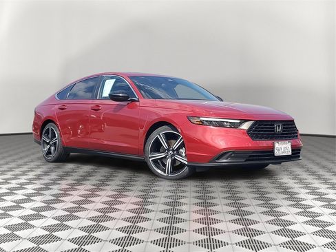 Used 2023 Honda Accord Sport image 2