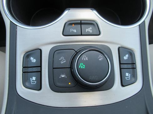 Certified 2024 GMC Terrain Denali w/ Black Diamond Edition AWD/4WD image 25