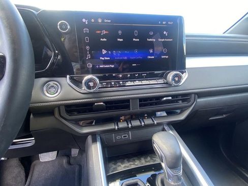 Used 2023 Chevrolet Colorado LT w/ LT Convenience Package image 11