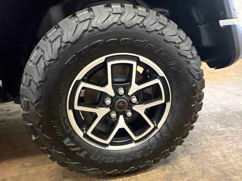 Used 2024 Jeep Wrangler Unlimited Rubicon w/ Technology Group AWD/4WD image 11