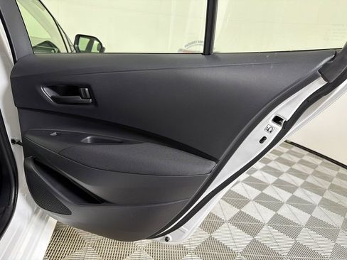 Used 2025 Toyota Corolla LE image 16