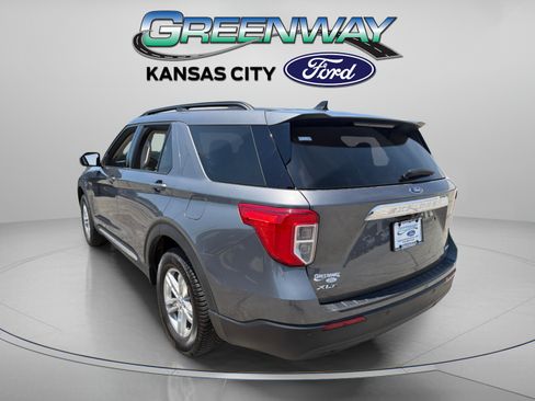 Used 2023 Ford Explorer XLT AWD/4WD image 6