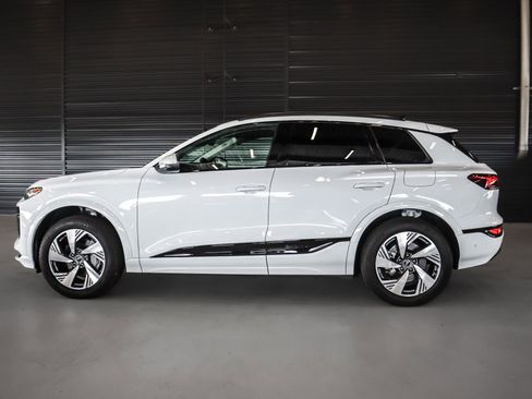 Certified 2025 Audi Q6 e-tron Premium Plus w/ Premium Plus AWD/4WD image 16