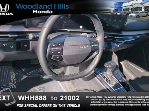 Used 2026 Kia Sportage LX image 9