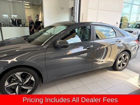 Used 2023 Hyundai Elantra SEL w/ Convenience Package FWD image 6