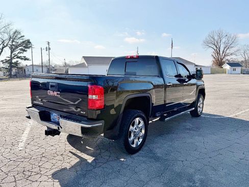 Used 2019 GMC Sierra 2500 SLT w/ Duramax Plus Package AWD/4WD image 5