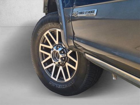 Used 2019 Ford F250 Lariat w/ Lariat Ultimate Package AWD/4WD image 10