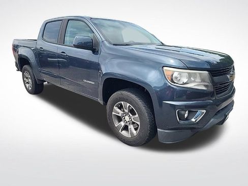 Used 2019 Chevrolet Colorado Z71 AWD/4WD image 3