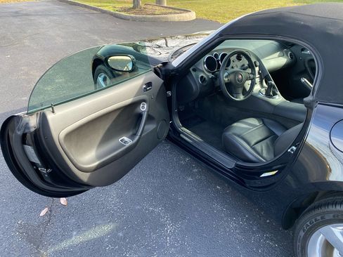 Used 2007 Pontiac Solstice Convertible w/ Premium Package image 18