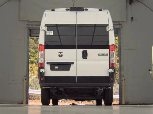 Used 2023 RAM ProMaster 2500 FWD image 3