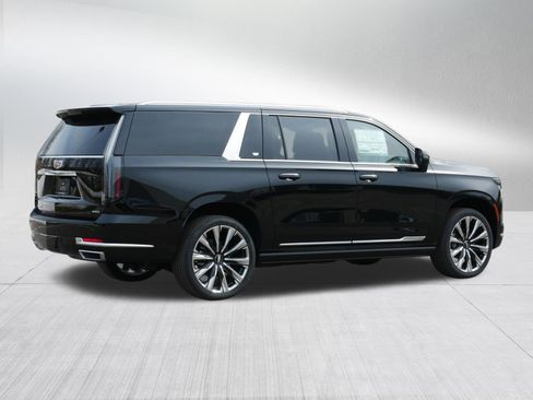 Used 2026 Cadillac Escalade ESV Luxury w/ Touring Package AWD/4WD image 6