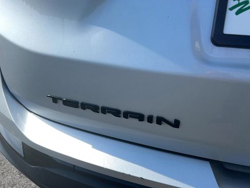 Used 2022 GMC Terrain SLE w/ Driver Convenience Package AWD/4WD image 11
