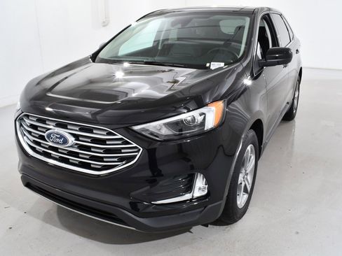 Used 2022 Ford Edge SEL w/ Convenience Package image 2