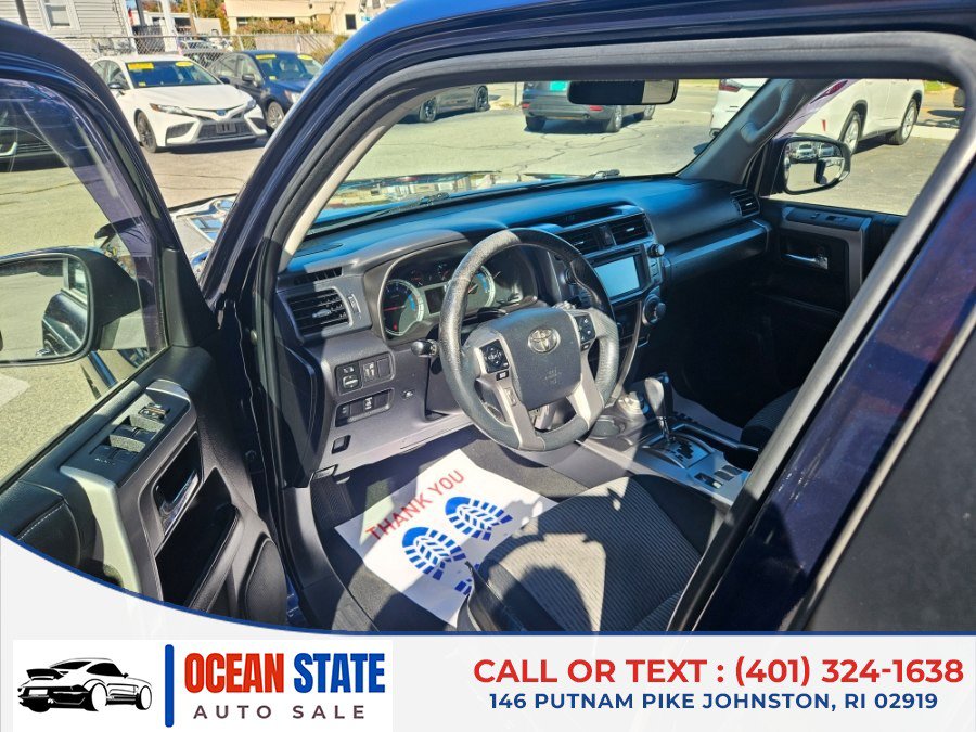 Used 2015 Toyota 4Runner SR5 AWD/4WD image 10