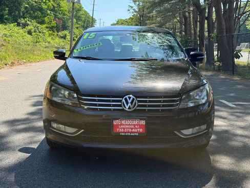 Used 2015 Volkswagen Passat 1.8T SE FWD image 2