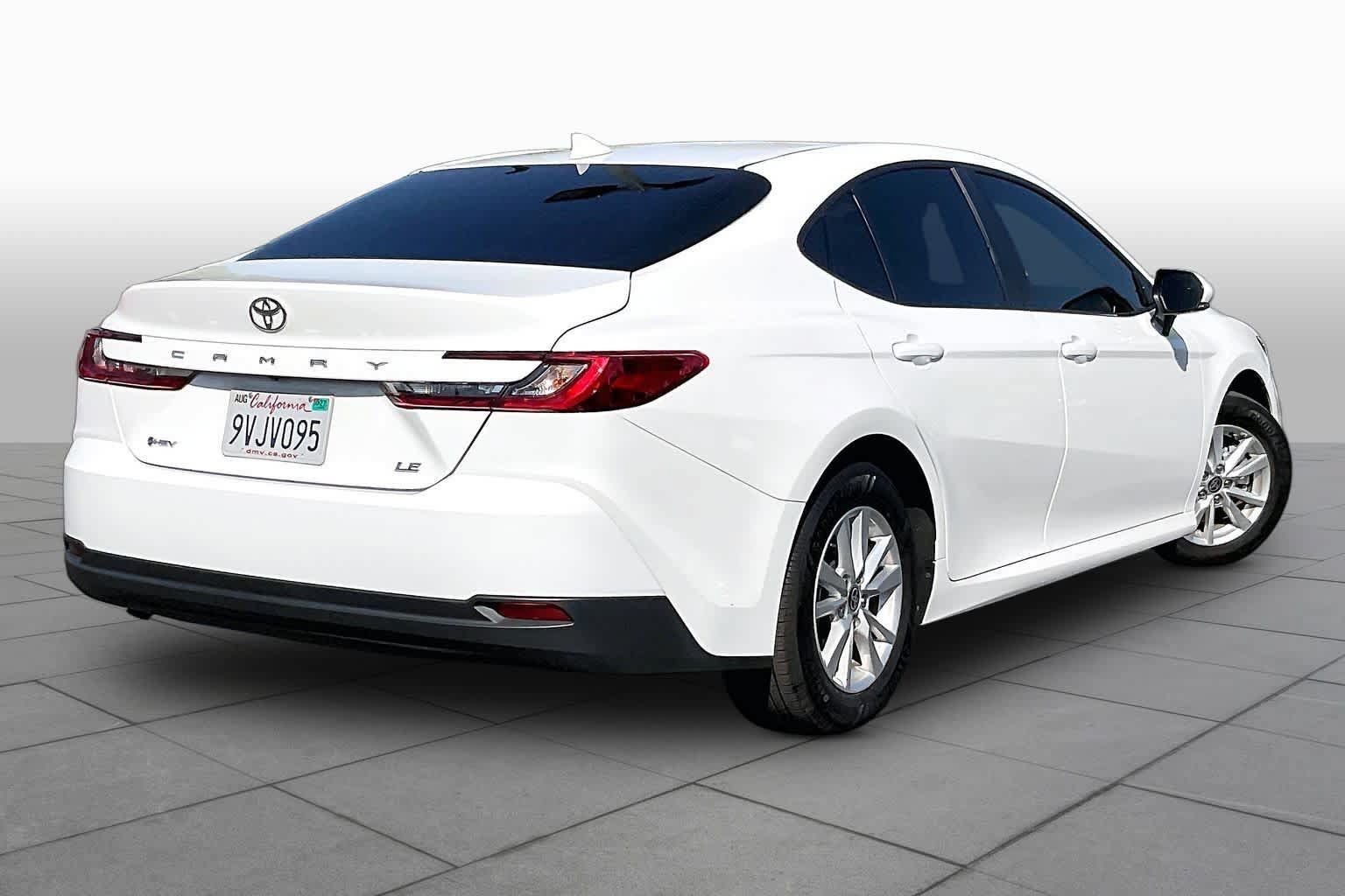 Used 2025 Toyota Camry LE FWD image 12
