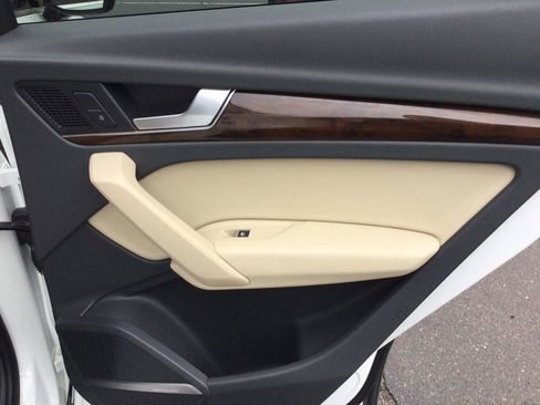 Used 2018 Audi Q5 2.0T Premium Plus w/ Premium Plus Package image 39