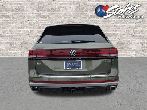 Certified 2025 Volkswagen Atlas Peak Edition SE image 5