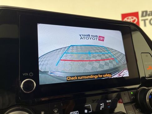 Certified 2023 Toyota Highlander XLE image 12