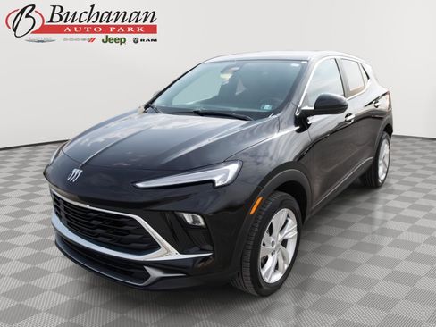 Used 2025 Buick Encore GX Preferred AWD/4WD image 1