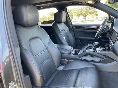 Used 2019 Porsche Cayenne S image 24