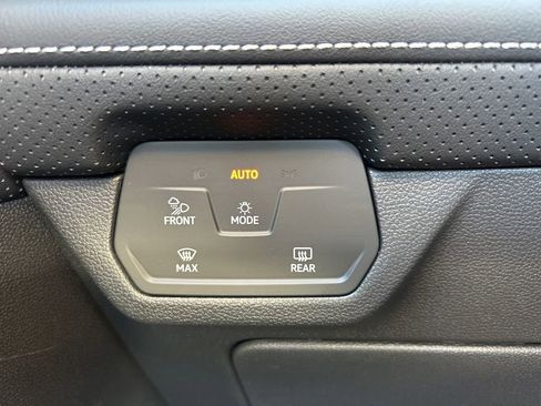 New 2026 Volkswagen Atlas SE FWD image 31