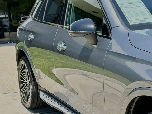 Used 2023 Mercedes-Benz GLC 300 image 9