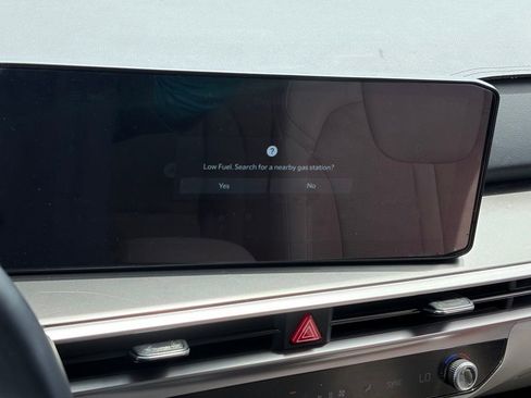 Used 2025 Kia Sorento S w/ Panoramic Sunroof Package FWD image 12