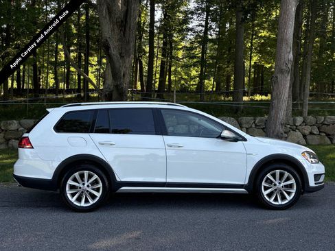 Used 2017 Volkswagen Golf Alltrack S AWD/4WD image 2