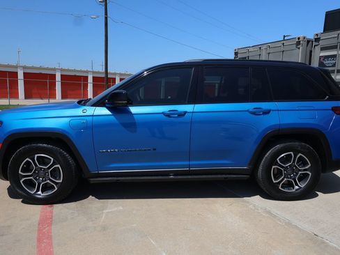 Used 2022 Jeep Grand Cherokee Trailhawk w/ Advanced Protech Group II AWD/4WD image 8