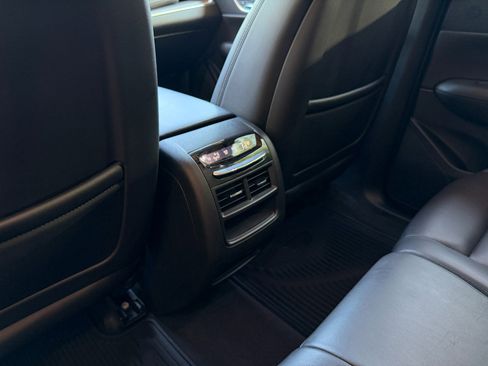 Used 2019 Cadillac XT5 Premium Luxury w/ Driver Assist Package FWD image 30
