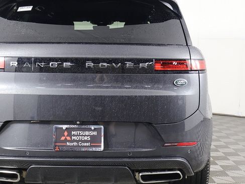 Used 2023 Land Rover Range Rover Sport SE Dynamic image 19