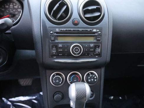 Used 2014 Nissan Rogue S image 23