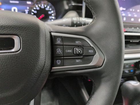 Certified 2025 Jeep Compass Limited image 25