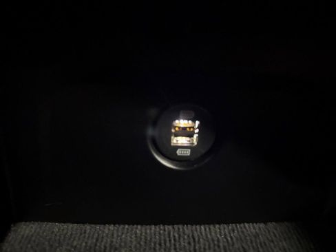 Used 2018 Porsche Macan image 48