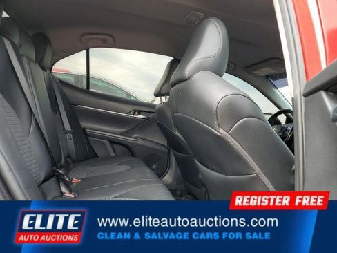 Used 2021 Toyota Camry SE w/ Cold Weather Package image 19