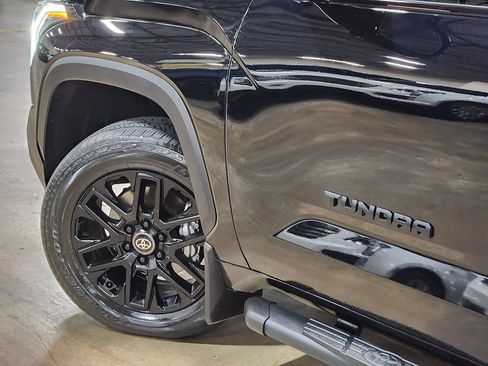 Used 2025 Toyota Tundra Limited AWD/4WD image 23