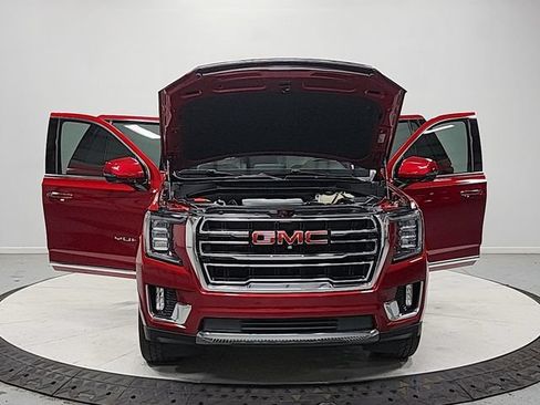 Used 2022 GMC Yukon SLT w/ SLT Luxury Package AWD/4WD image 10