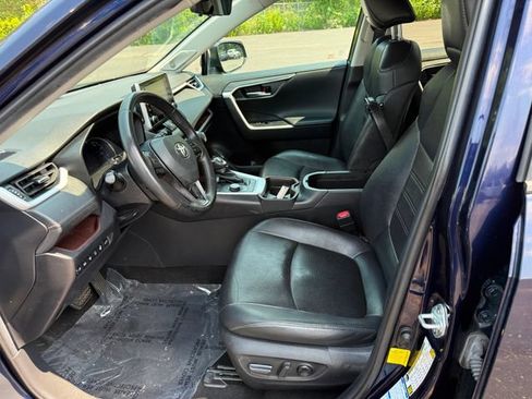 Used 2021 Toyota RAV4 Limited AWD/4WD image 6