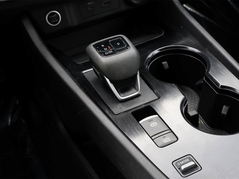Used 2021 Nissan Rogue SV image 14