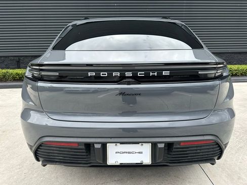 Used 2026 Porsche Macan Electric RWD image 12