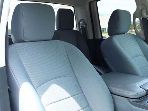 Used 2016 RAM 1500 Express RWD image 14