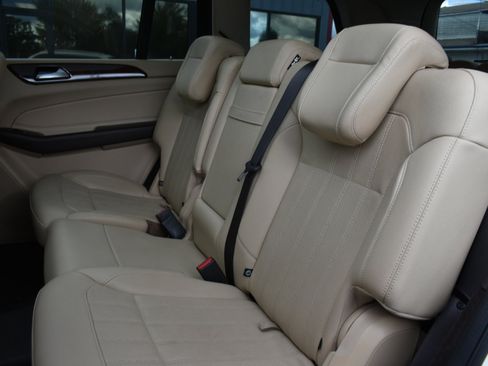 Used 2018 Mercedes-Benz GLS 450 4MATIC w/ Premium Package image 31